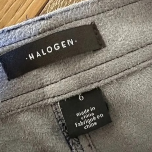 HALOGEN Classic Navy 5 Pocket Faux Leather Straight Leg Crop Pants - Picture 4 of 9